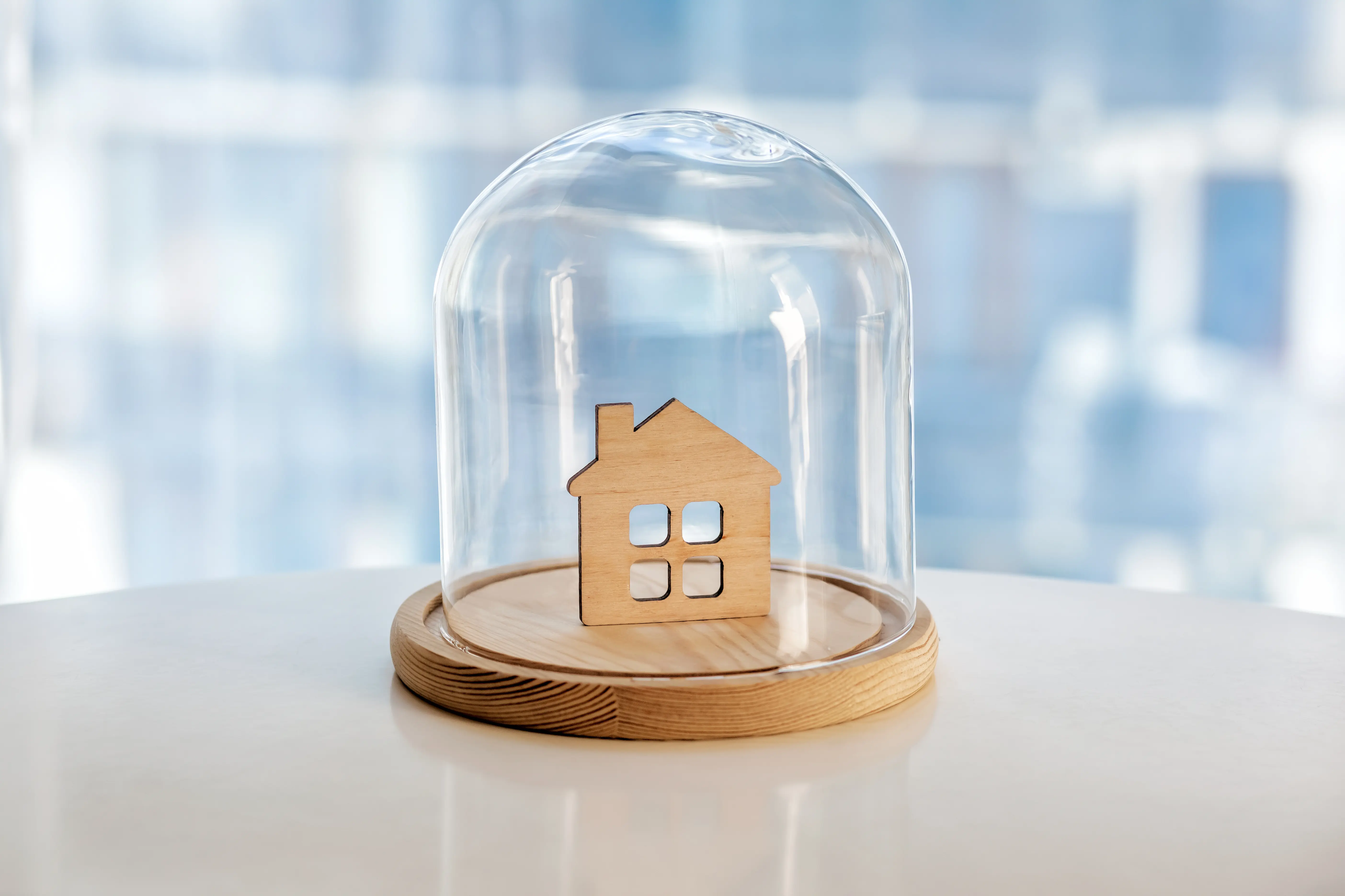 Cómo preparar tu casa para viajar: guía de seguridad para vacaciones con alarma para casa